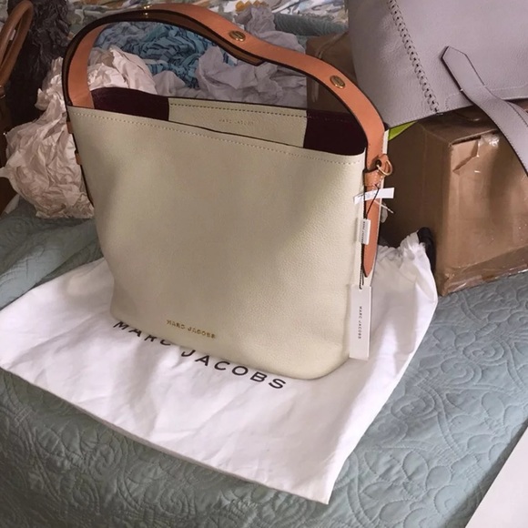 Marc Jacobs Handbags - WEEKEND SALE Marc Jacobs Road Hobo